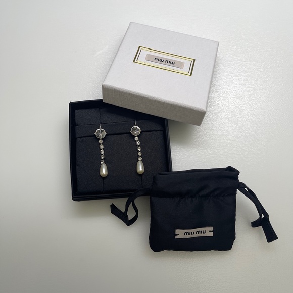 NEW Miu Miu Crystal & Faux Pearl Drop embellished Earrings silver white clear - Picture 3 of 8
